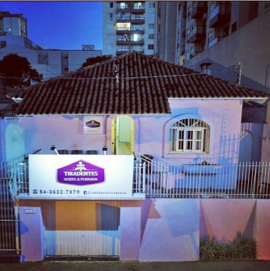Hostel E Pousada Tiradentes 774 帕苏丰杜 外观 照片