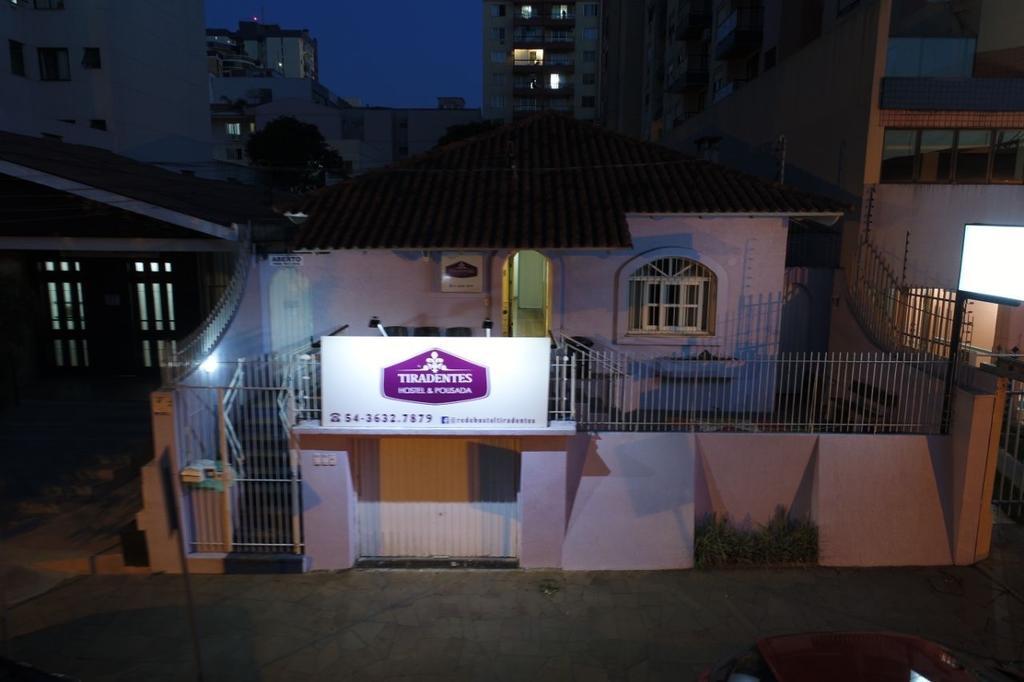 Hostel E Pousada Tiradentes 774 帕苏丰杜 外观 照片